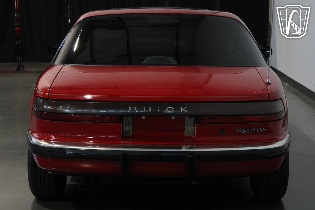 1989 Buick Reatta - Image 22 of 31