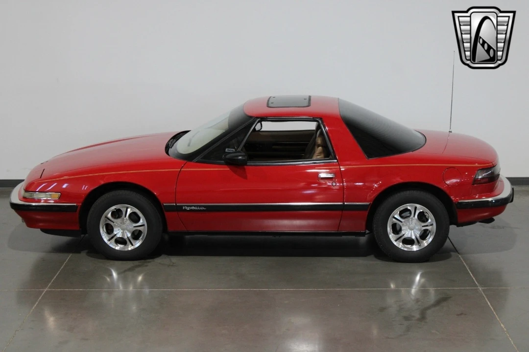 1989 Buick Reatta - Image 11 of 12