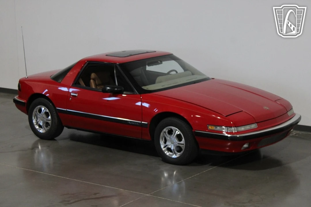 1989 Buick Reatta - Image 8 of 21