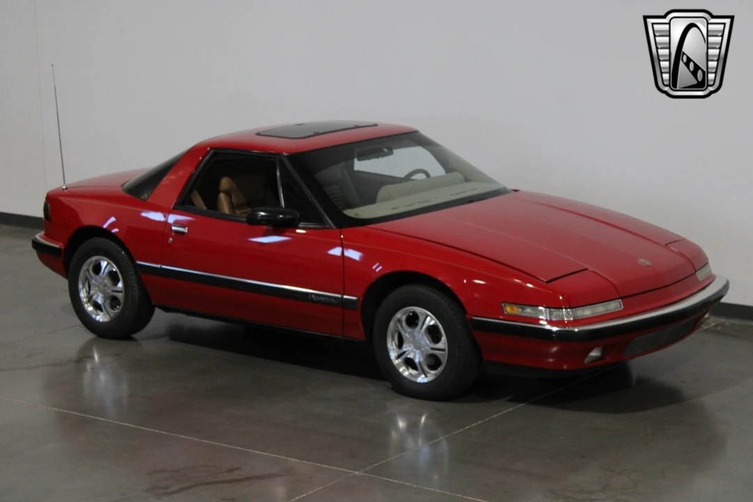 1989 Buick Reatta - Image 8 of 12