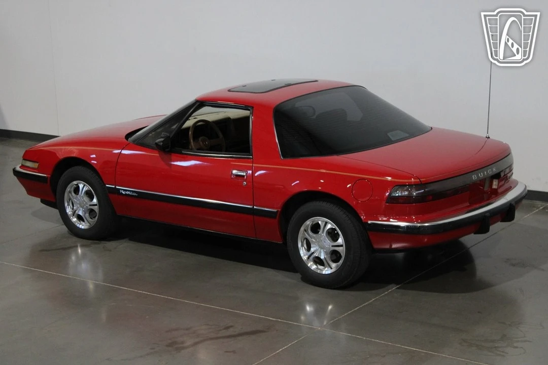 1989 Buick Reatta - Image 13 of 21