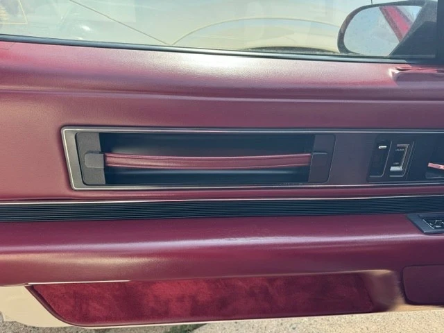1989 Buick Reatta - Image 13 of 19
