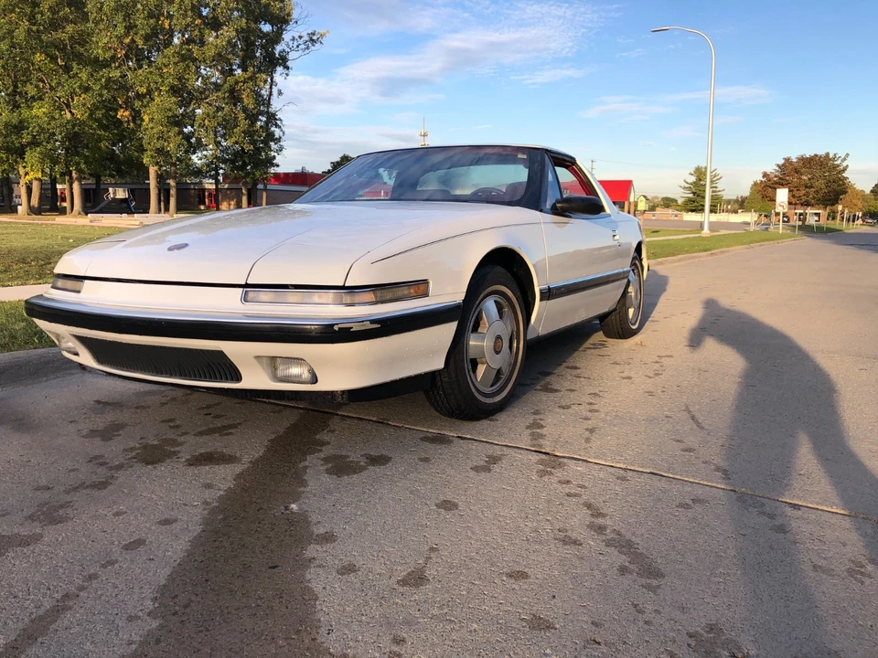 1989 Buick Reatta - Image 7 of 19
