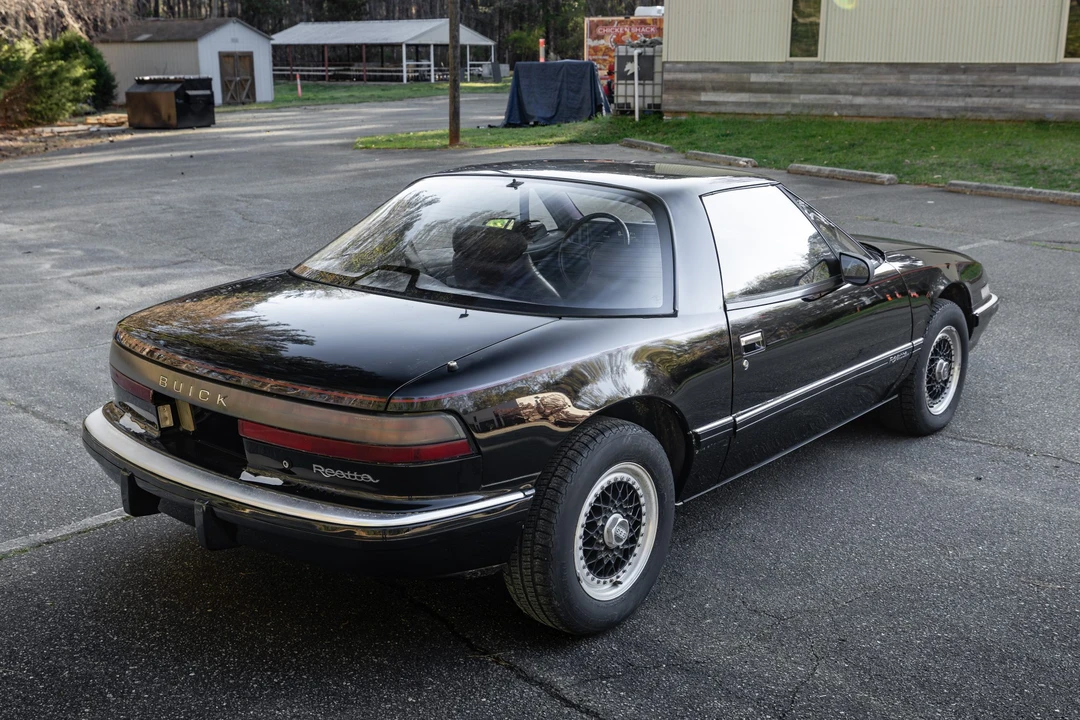 1989 Buick Reatta - Image 9 of 31