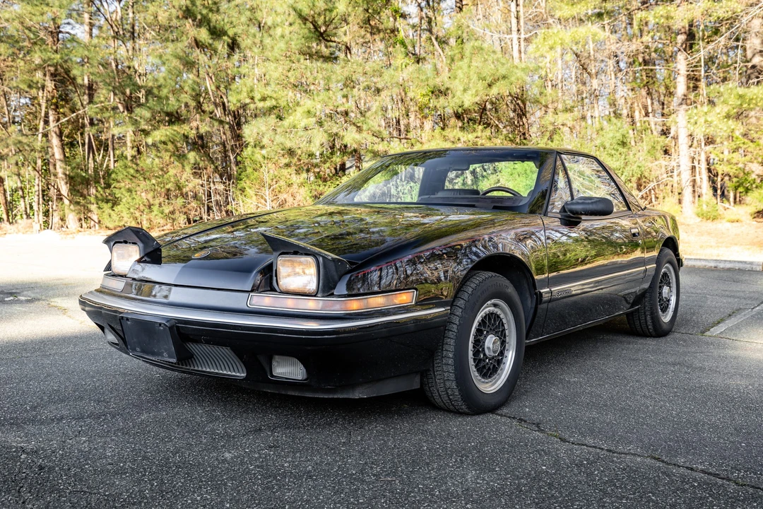 1989 Buick Reatta - Image 16 of 31