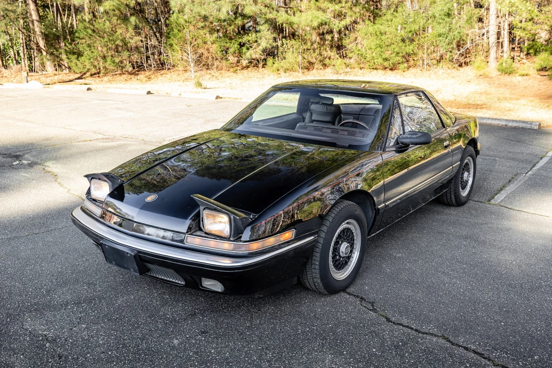 1989 Buick Reatta - Image 17 of 31
