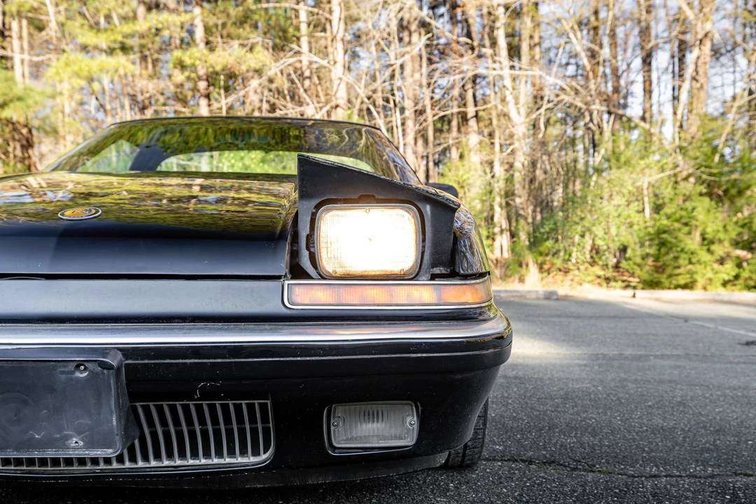 1989 Buick Reatta - Image 25 of 31
