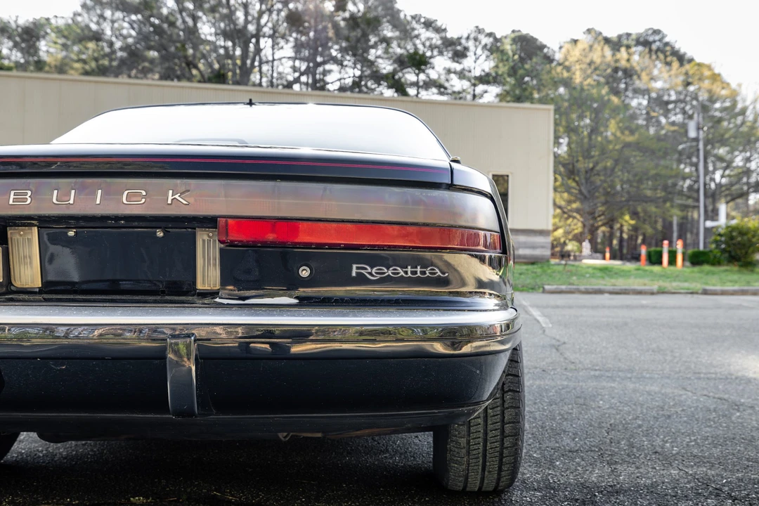 1989 Buick Reatta - Image 30 of 31