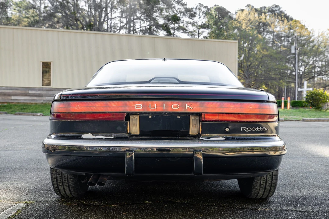 1989 Buick Reatta - Image 28 of 31