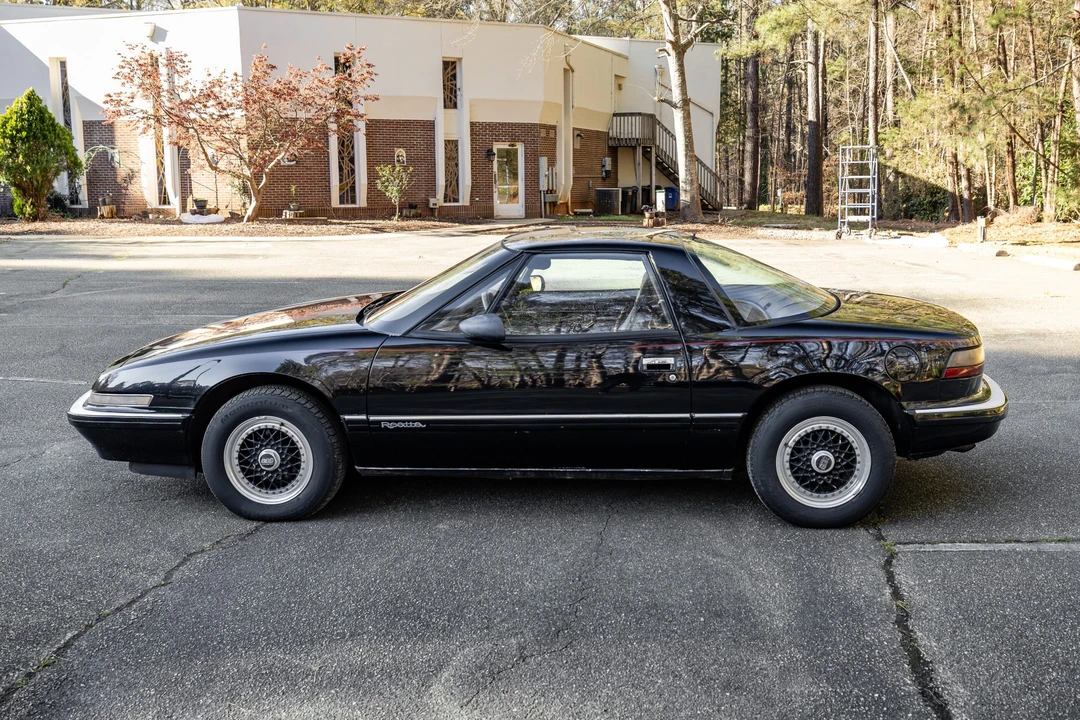 1989 Buick Reatta - Image 14 of 31