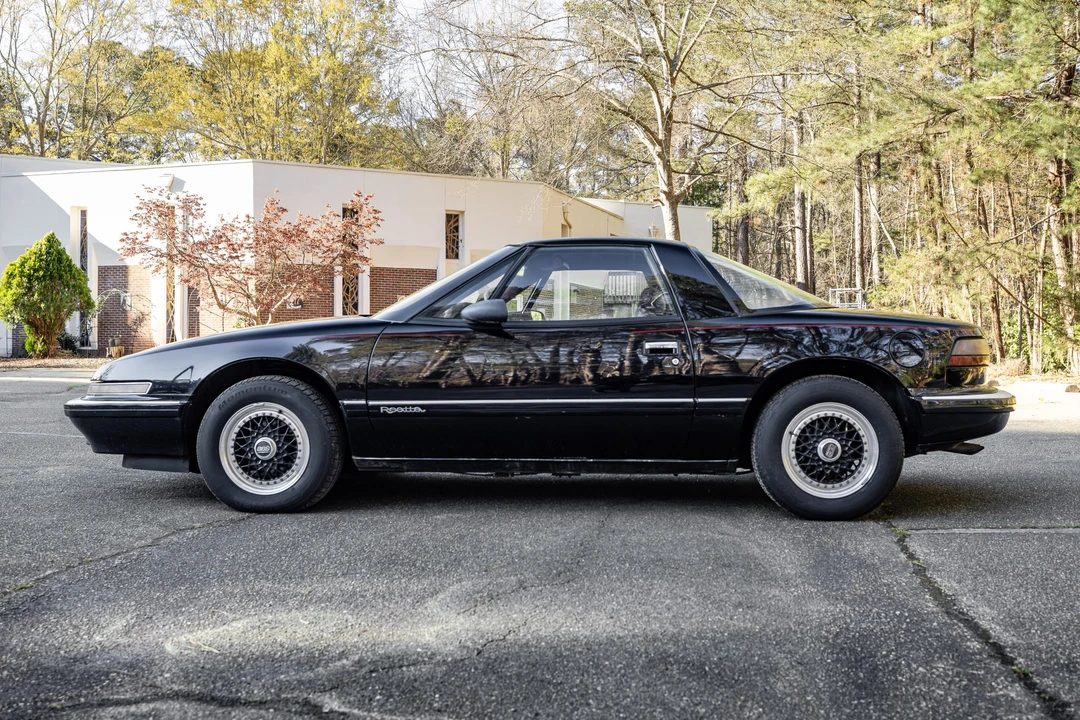 1989 Buick Reatta - Image 15 of 31