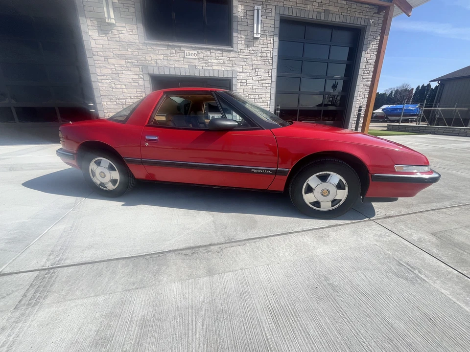 1989 Buick Reatta - Image 16 of 31