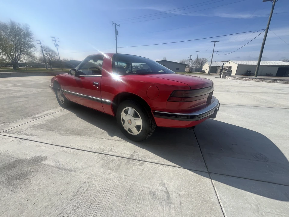 1989 Buick Reatta - Image 19 of 31