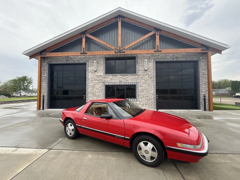 1989 Buick Reatta - Image 2 of 31