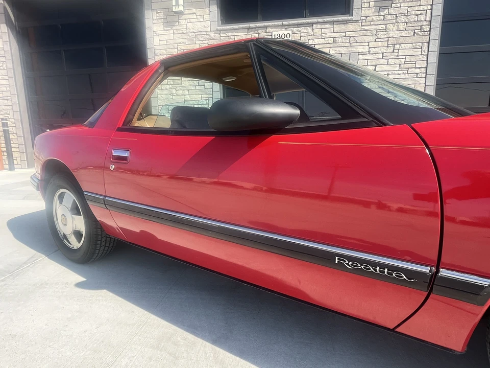 1989 Buick Reatta - Image 25 of 31