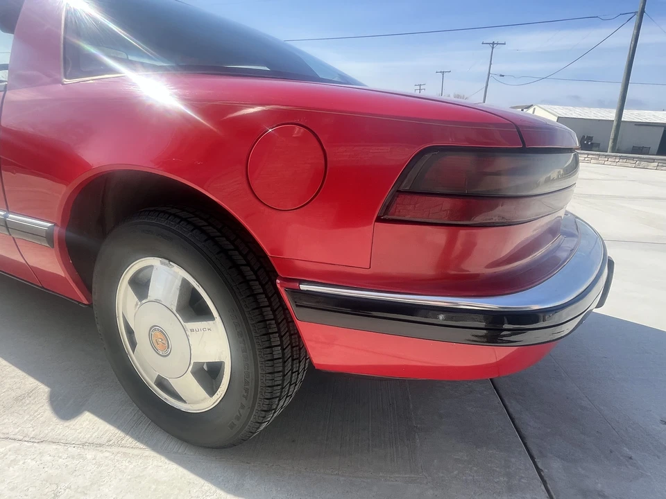 1989 Buick Reatta - Image 30 of 31