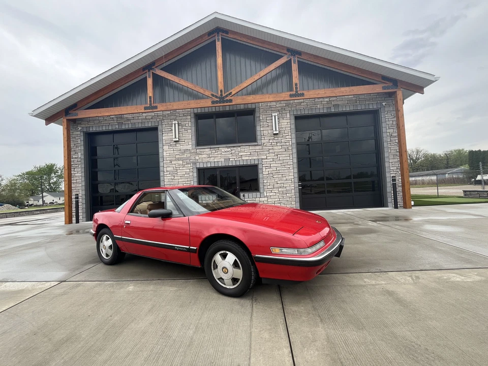 1989 Buick Reatta - Image 3 of 31
