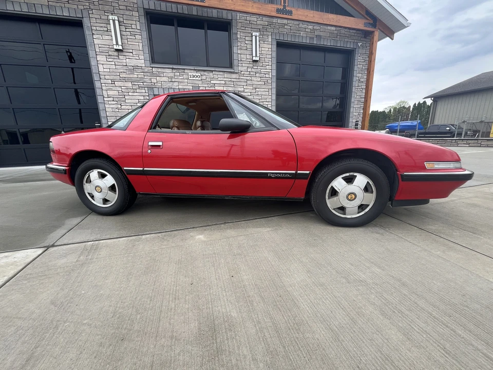1989 Buick Reatta - Image 5 of 31