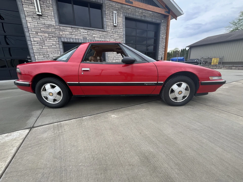 1989 Buick Reatta - Image 6 of 31