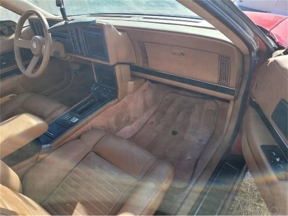 1989 Buick Reatta - Image 5 of 11