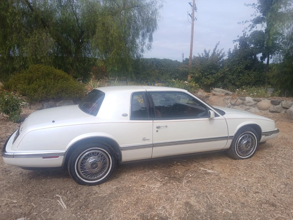 1989 Buick Riviera 4th-7th Gen - Image 2 of 13