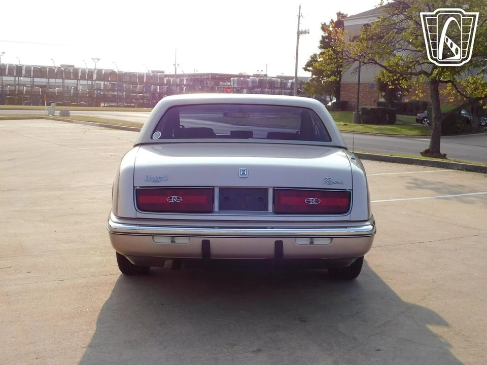 1989 Buick Riviera 4th-7th Gen - Image 11 of 12