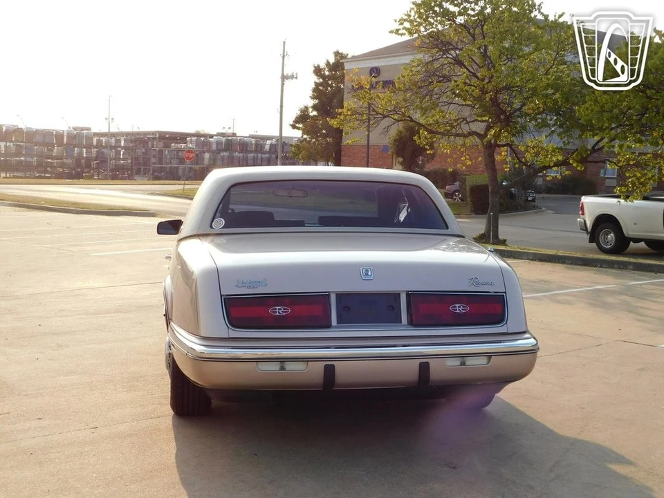 1989 Buick Riviera 4th-7th Gen - Image 10 of 12