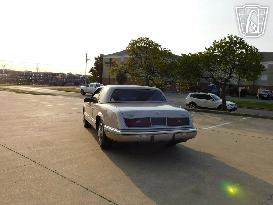1989 Buick Riviera 4th-7th Gen - Image 9 of 12