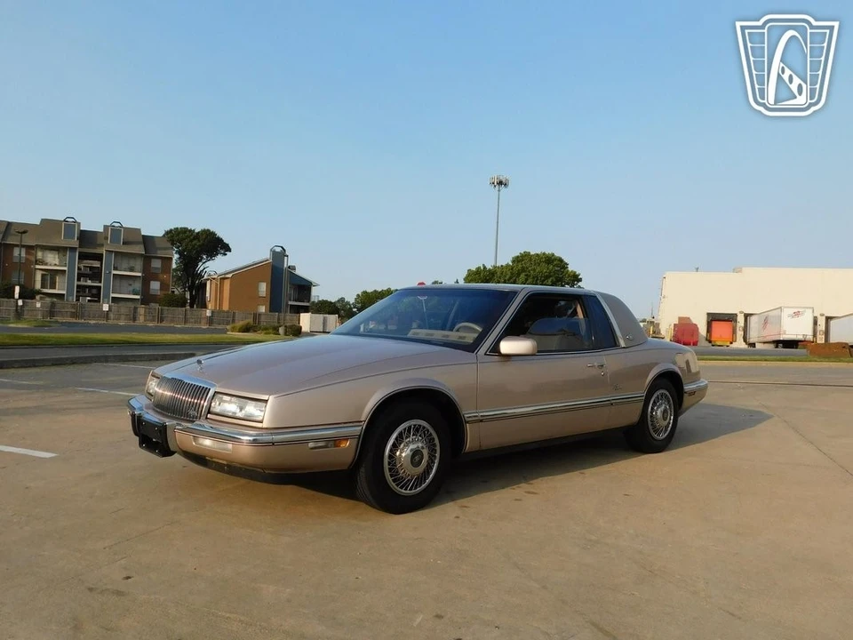 1989 Buick Riviera 4th-7th Gen - Image 3 of 12