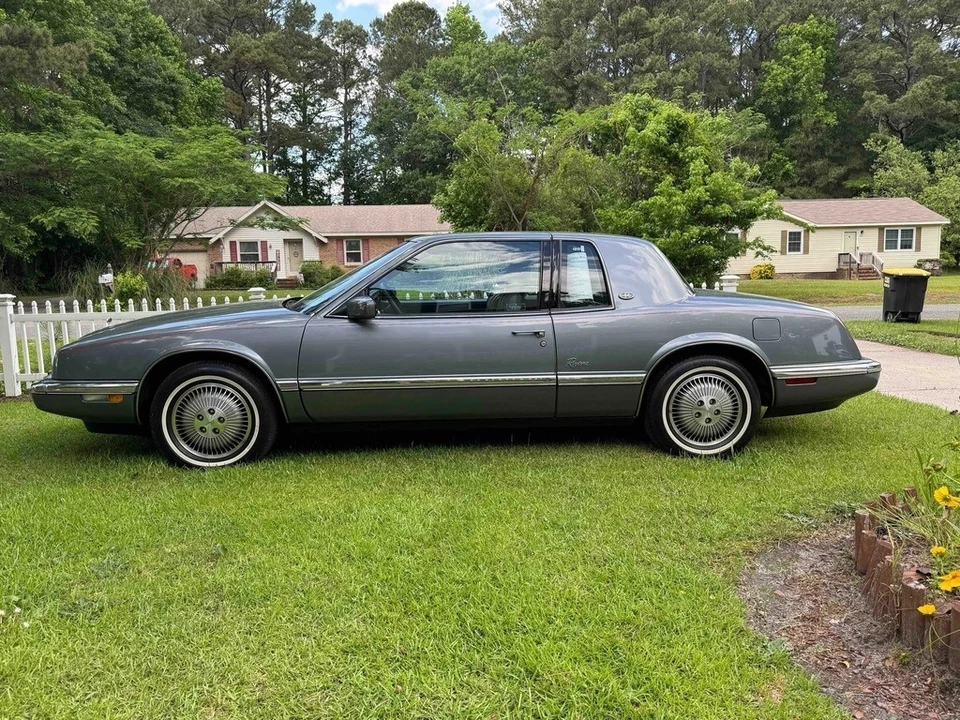 1989 Buick Riviera 4th-7th Gen - Image 2 of 15