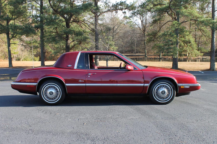 1989 Buick Riviera 4th-7th Gen - Image 2 of 8