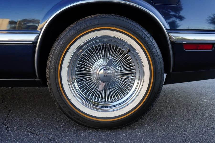 1989 Buick Riviera 4th-7th Gen - Image 18 of 31