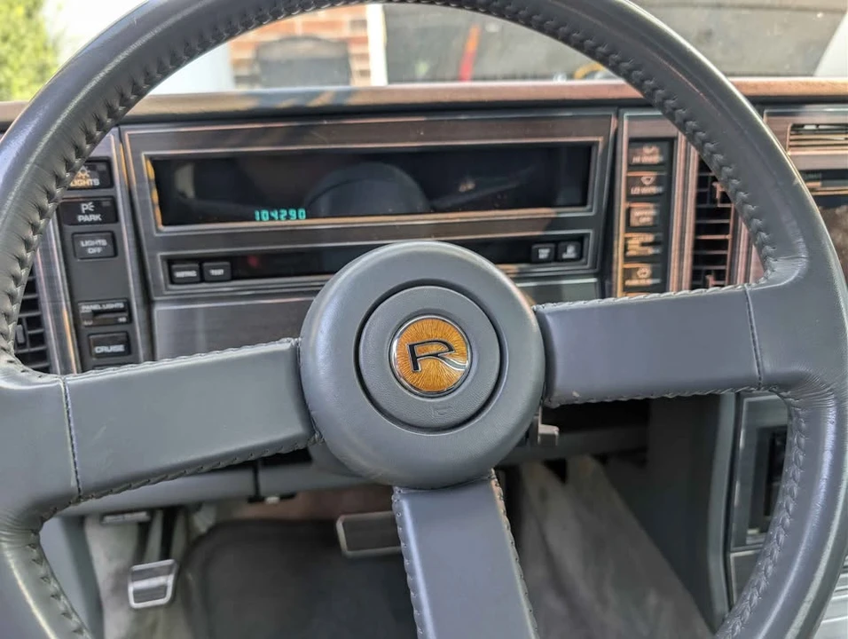 1989 Buick Riviera 4th-7th Gen - Image 16 of 18