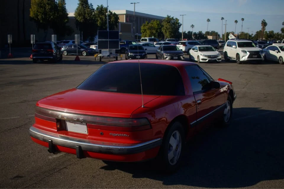 1989 Buick Reatta - Image 10 of 11
