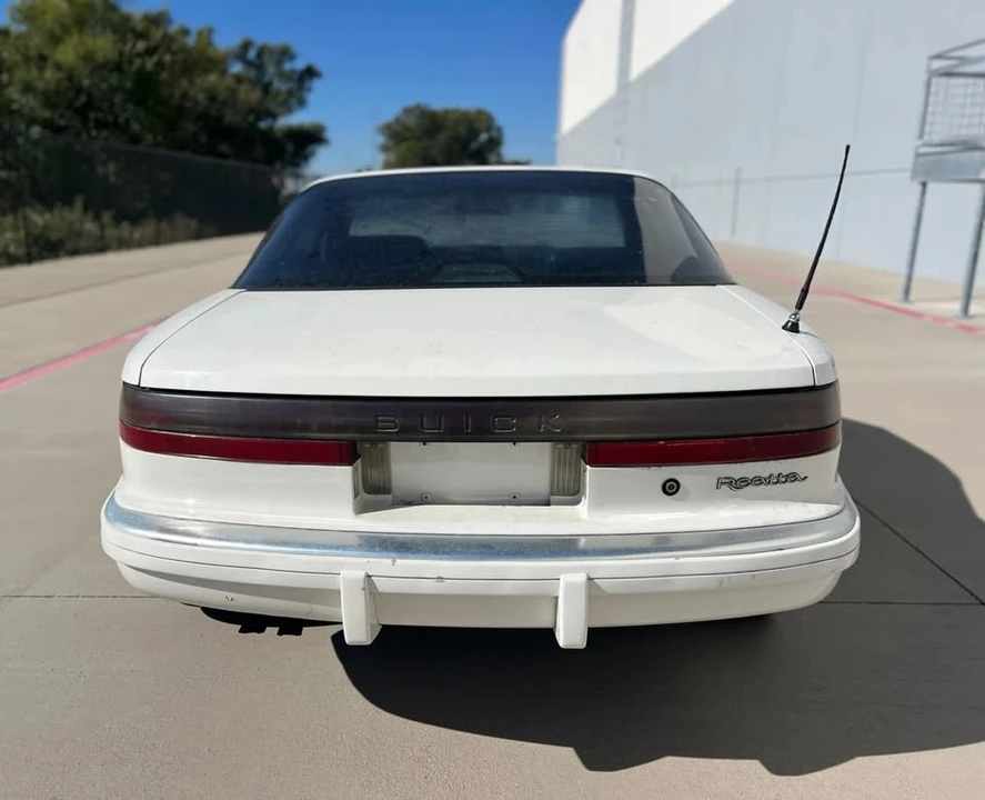 1989 Buick Reatta - Image 6 of 16
