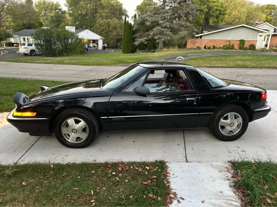 1989 Buick Reatta - Image 4 of 20
