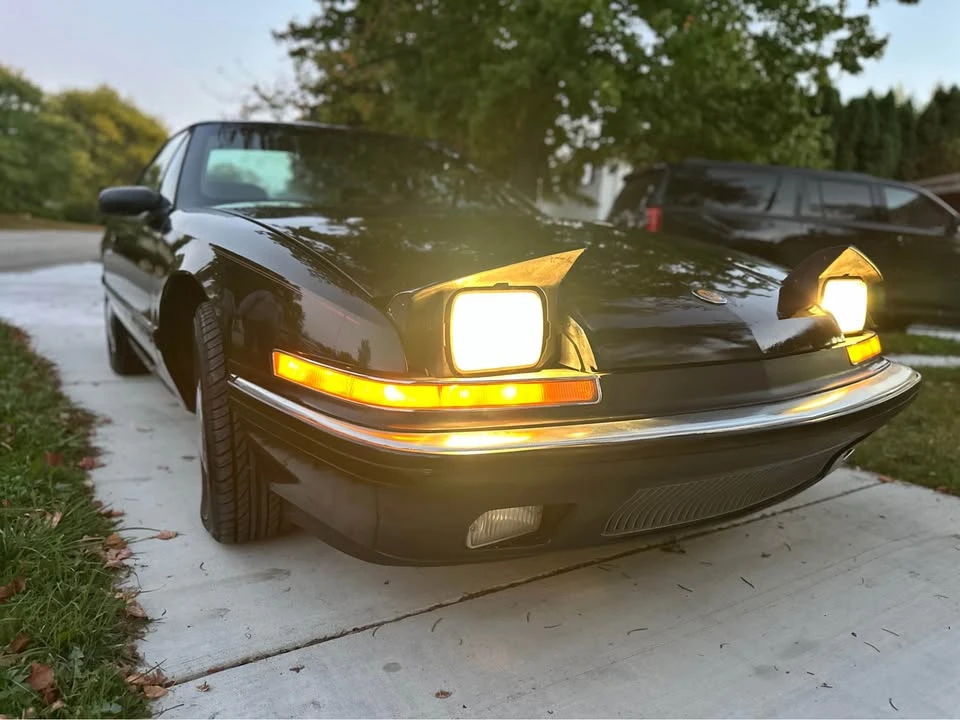 1989 Buick Reatta - Image 10 of 20