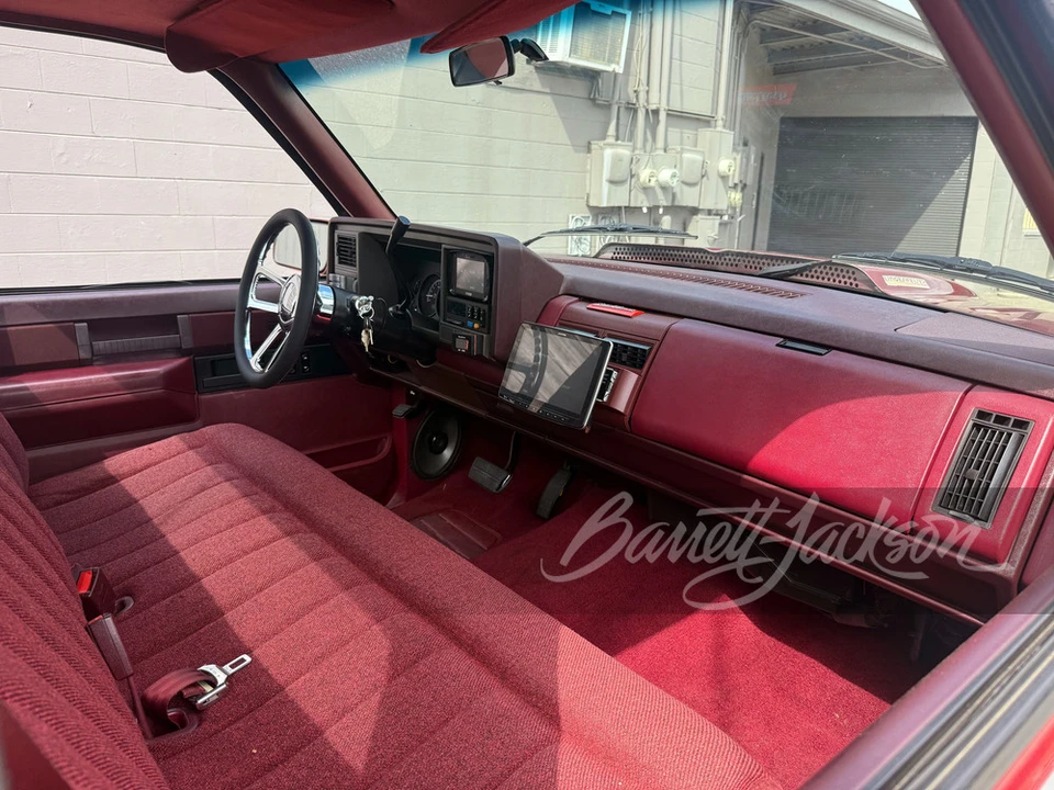 1989 Chevrolet Silverado - Image 4 of 31