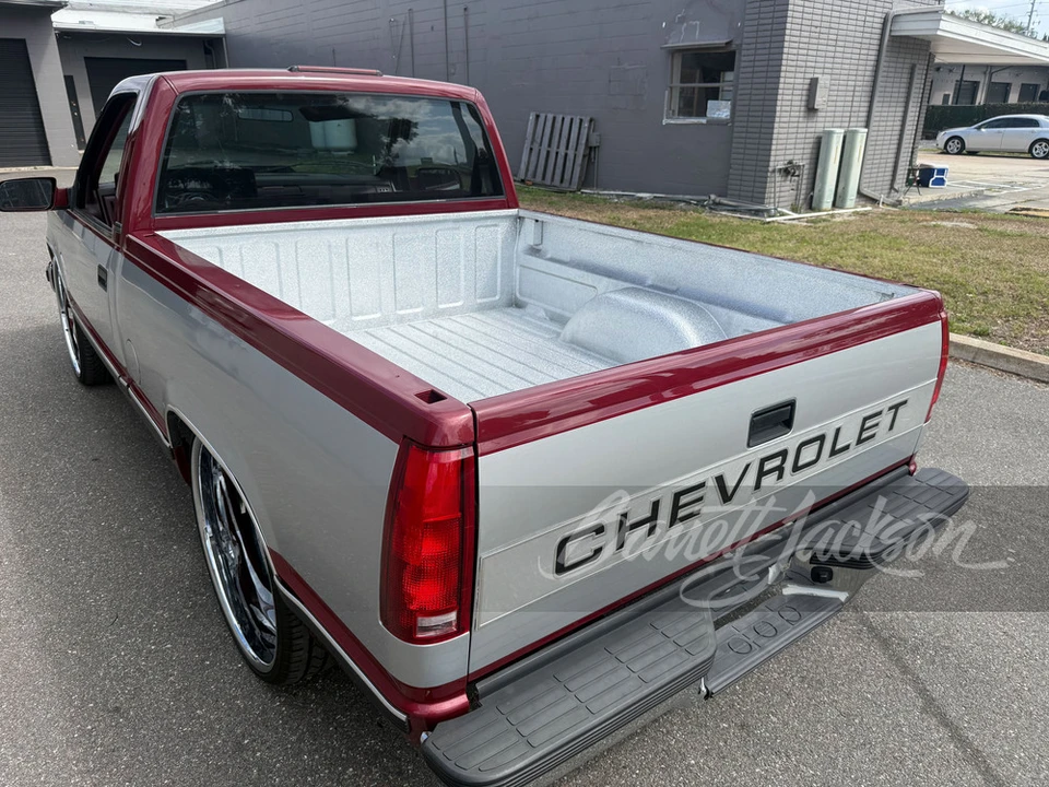 1989 Chevrolet Silverado - Image 8 of 31