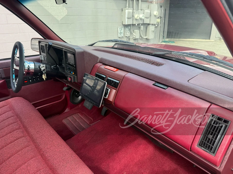 1989 Chevrolet Silverado - Image 15 of 31