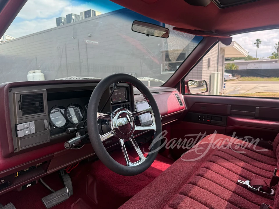 1989 Chevrolet Silverado - Image 18 of 31