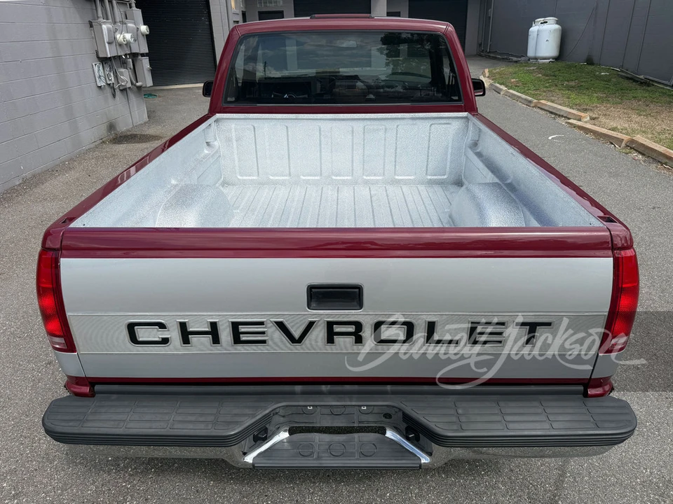1989 Chevrolet Silverado - Image 19 of 31