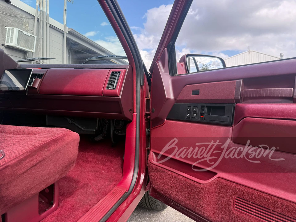 1989 Chevrolet Silverado - Image 26 of 31