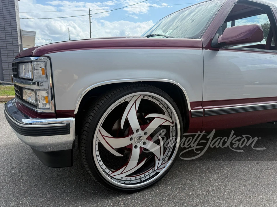 1989 Chevrolet Silverado - Image 27 of 31