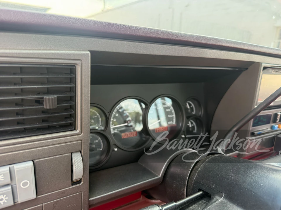 1989 Chevrolet Silverado - Image 29 of 31