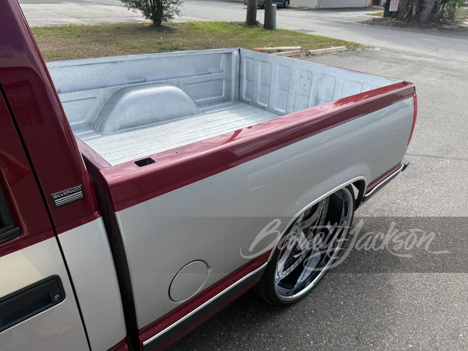 1989 Chevrolet Silverado - Image 31 of 31