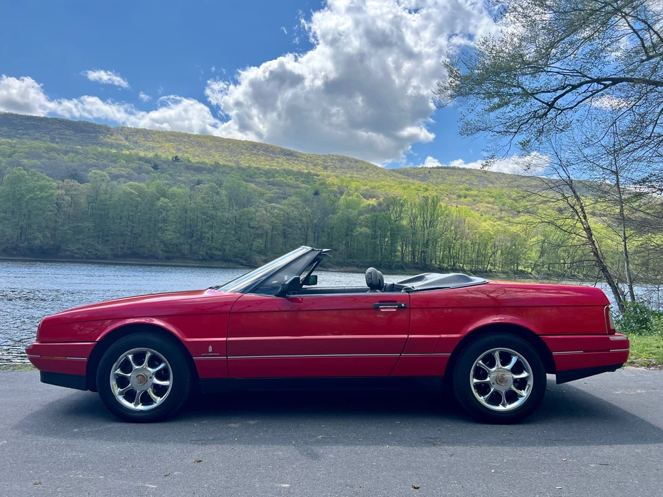 1989 Cadillac Allante - Image 5 of 31