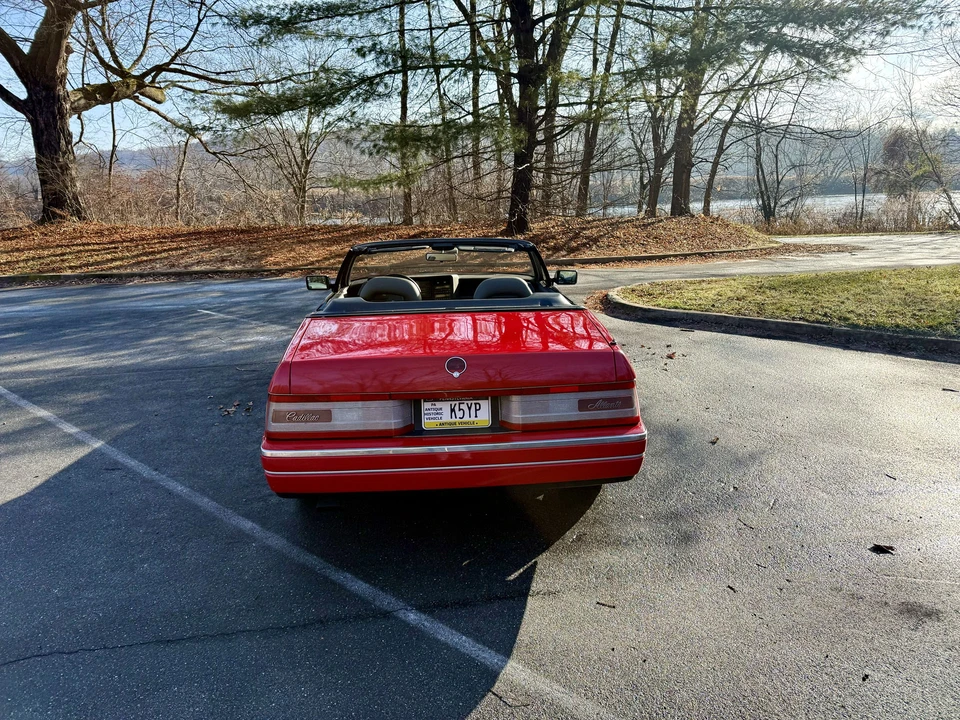 1989 Cadillac Allante - Image 17 of 31