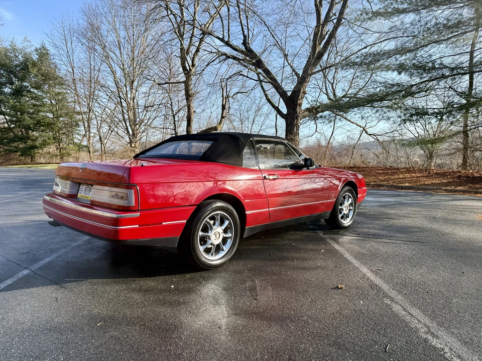 1989 Cadillac Allante - Image 9 of 31