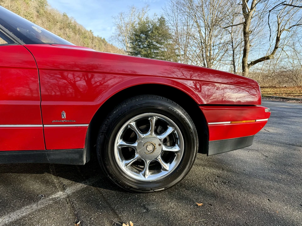 1989 Cadillac Allante - Image 24 of 31
